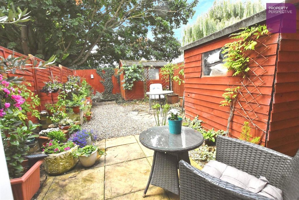 Property photo 3 of 16 Outside