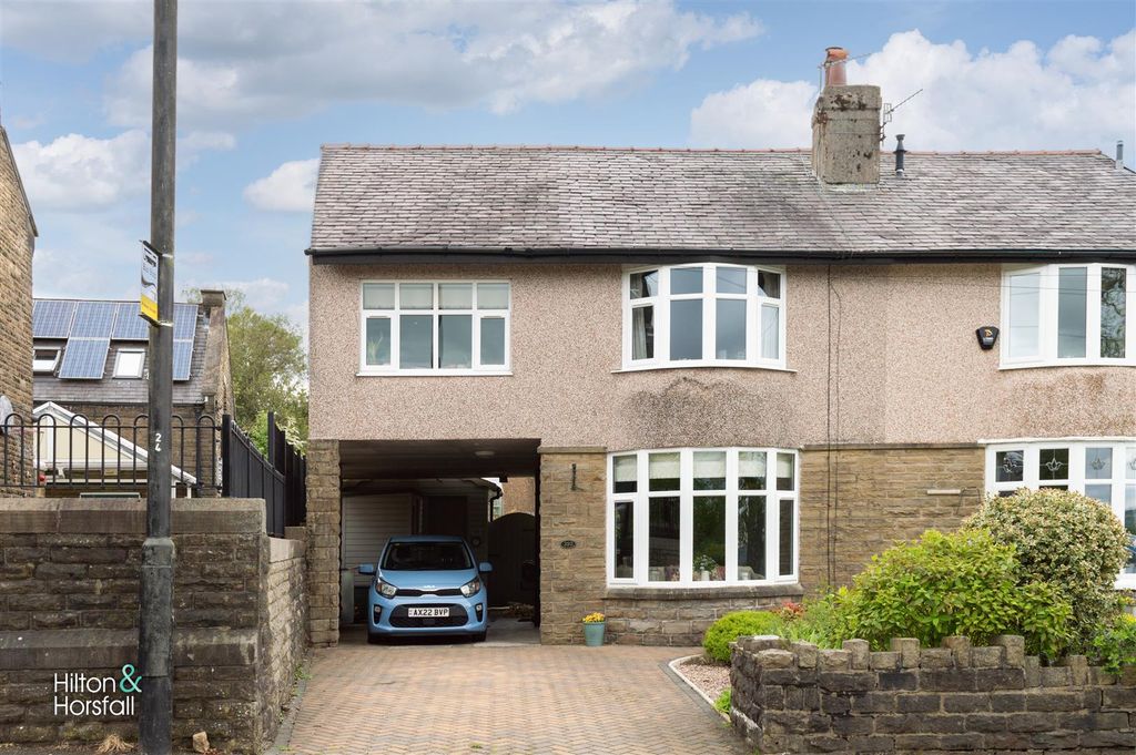Property photo 1 of 18 Gisburn Road