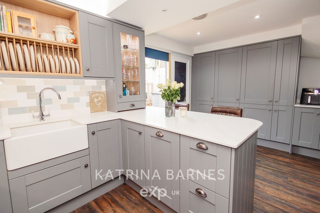 Property photo 3 of 29