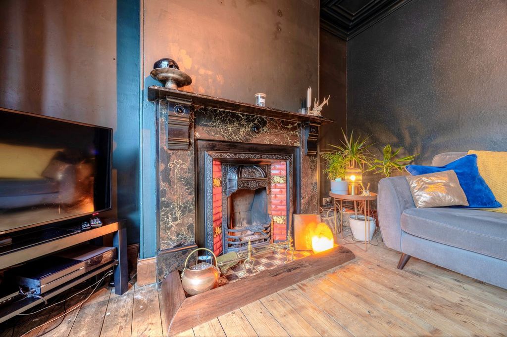 Property photo 3 of 21