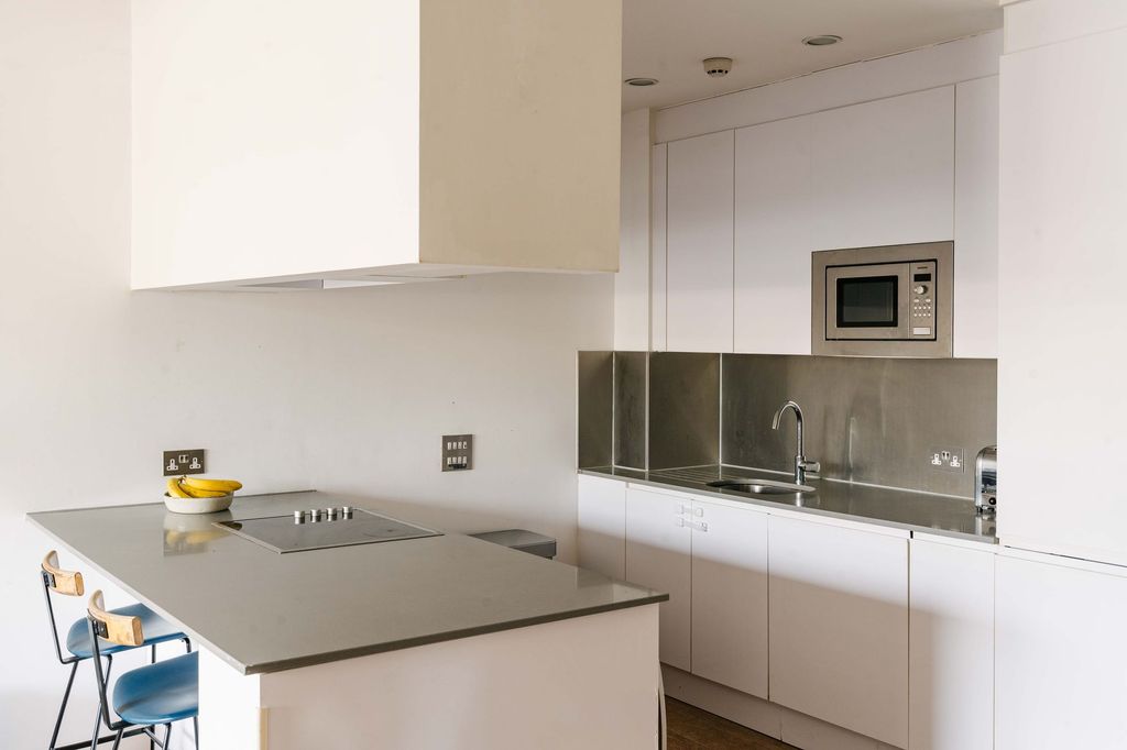 Property photo 3 of 10 Mentmore Terrace E8