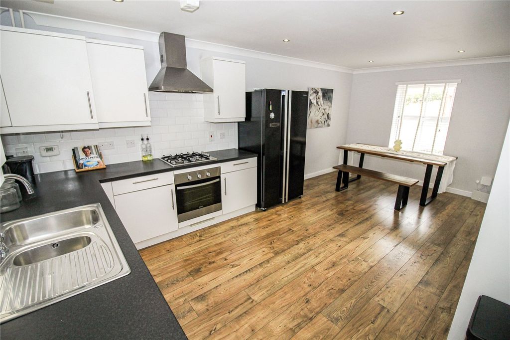 Property photo 3 of 17 Picture No. 15