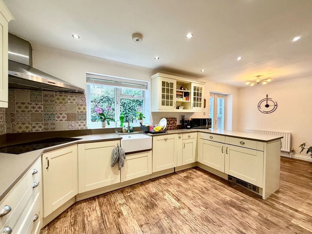 Property photo 3 of 30