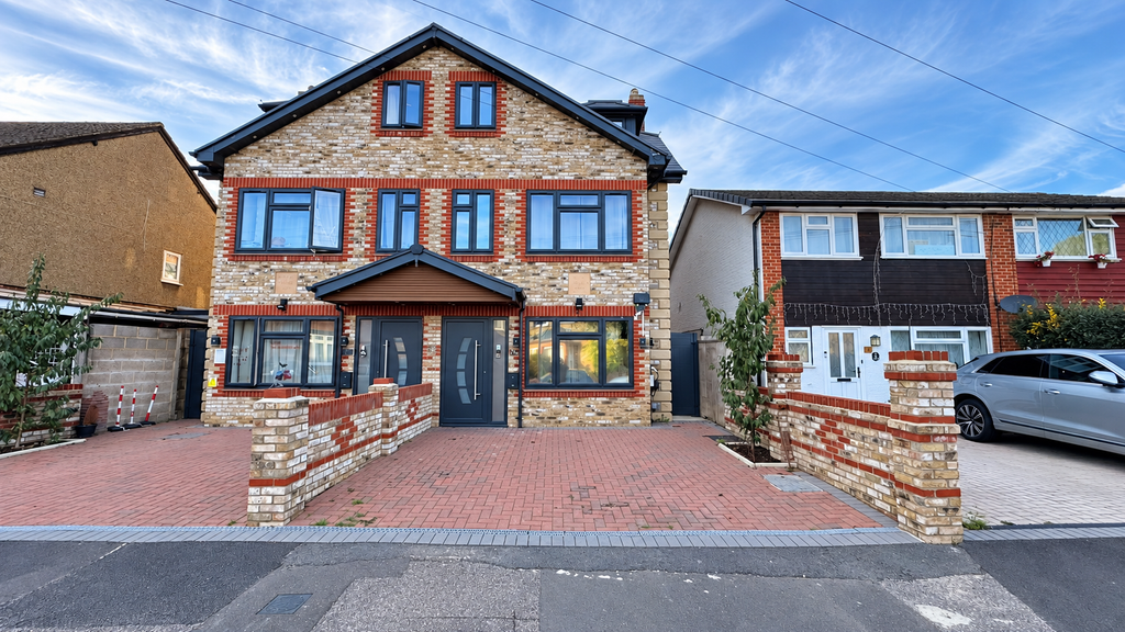 Property photo 1 of 19 5A Marlborough Road (7)