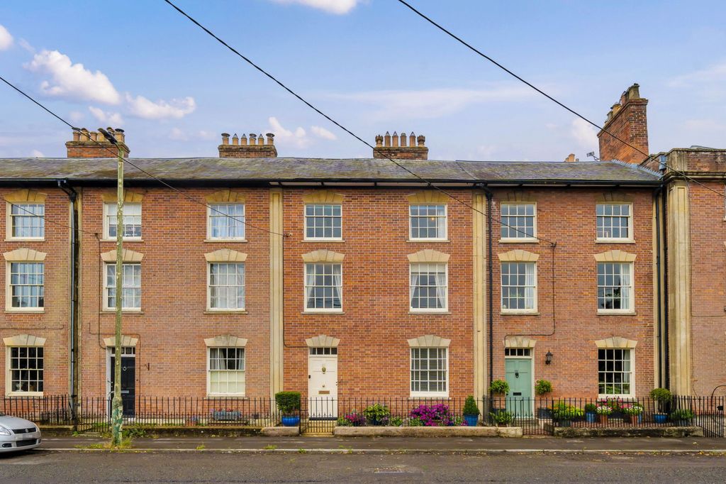 Property photo 1 of 22