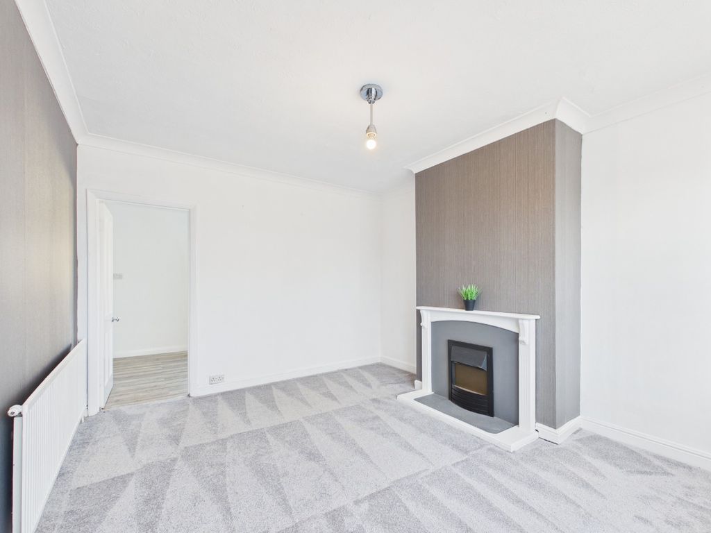 Property photo 2 of 15 4954204