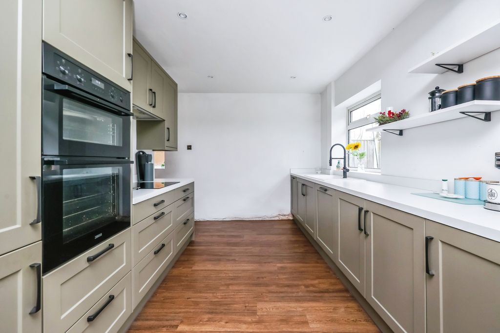 Property photo 1 of 15 Kitchen