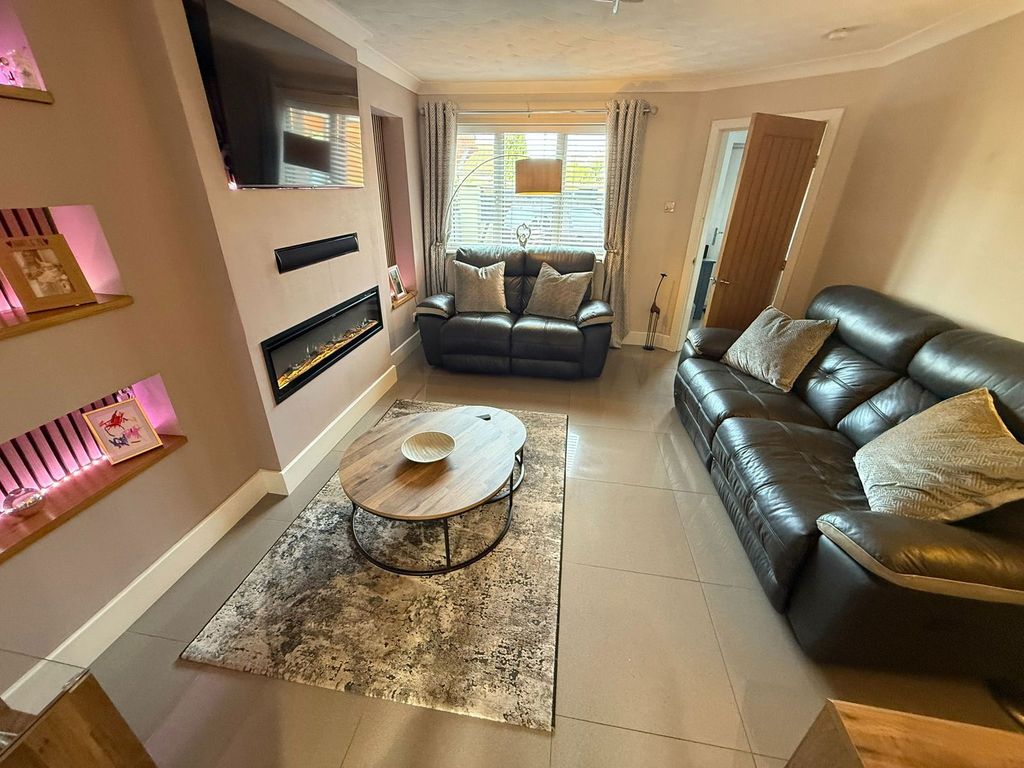 Property photo 3 of 26