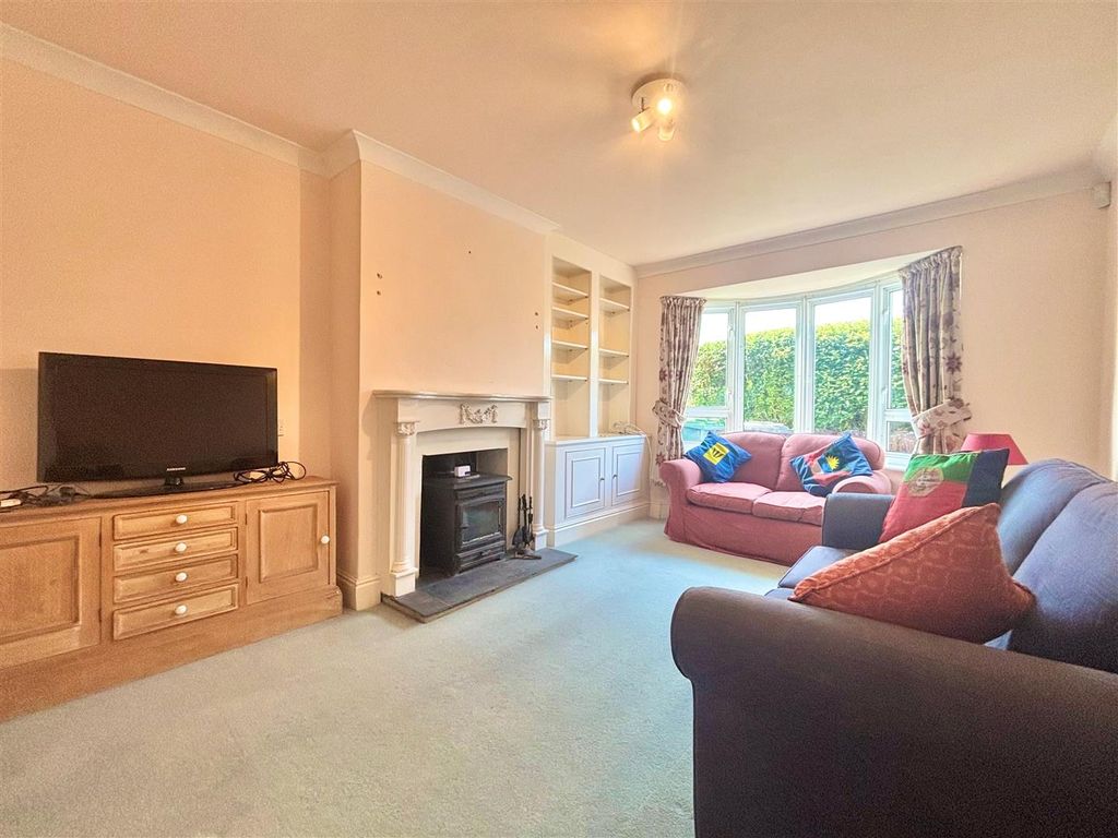 Property photo 2 of 17 Living Room