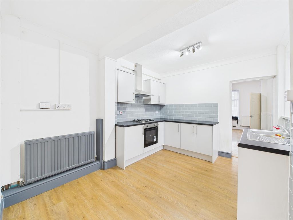 Property photo 2 of 23 Cam04045G0-Pr0041-Still004.Jpg