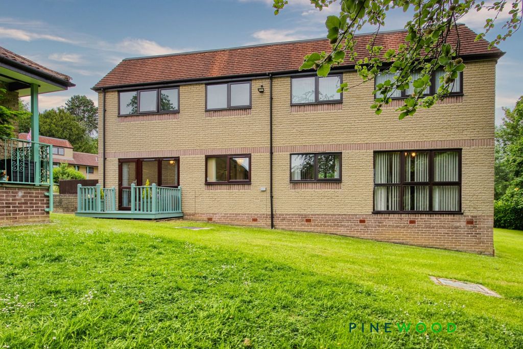 Property photo 1 of 14 Rear