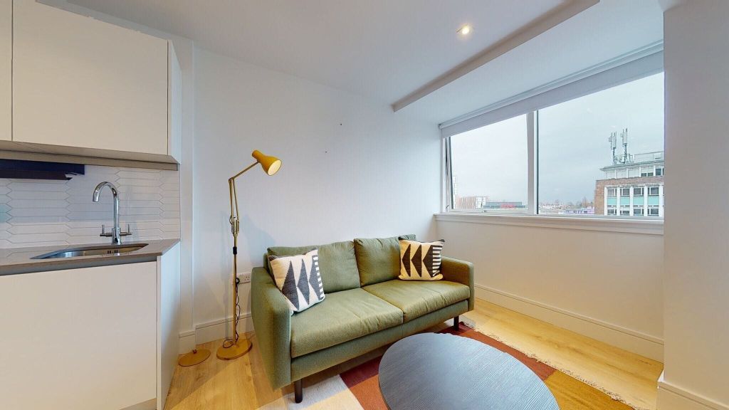 Property photo 1 of 14 Living Room