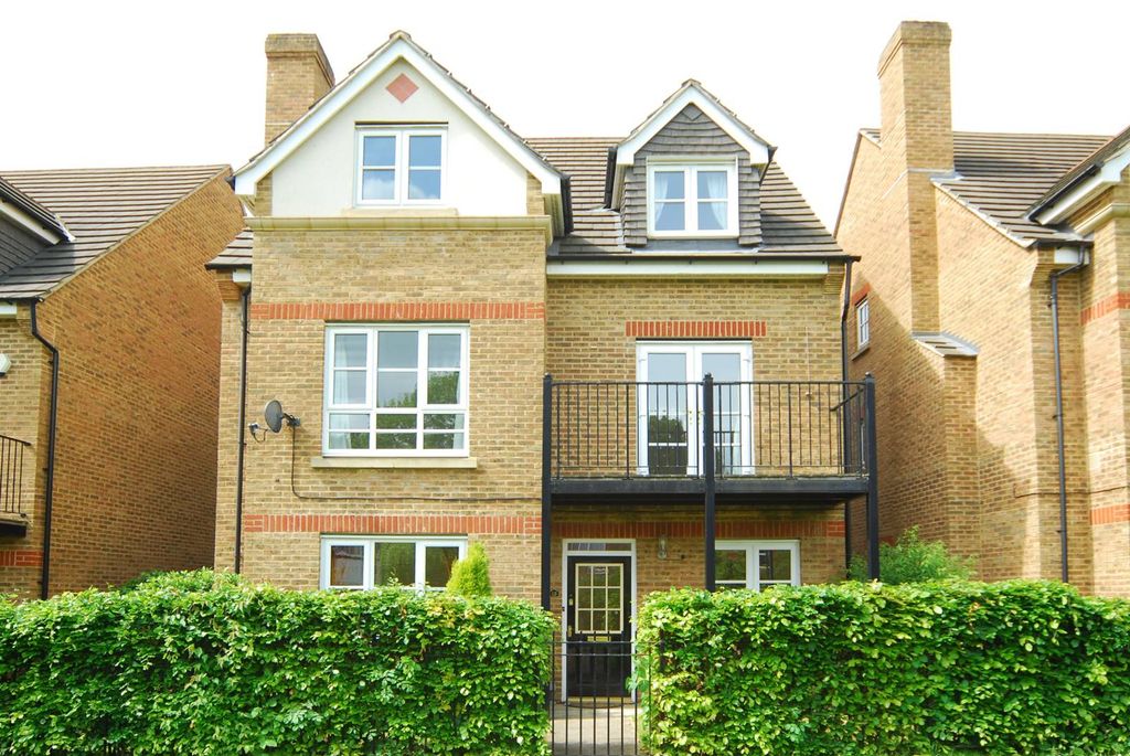 Property photo 1 of 26