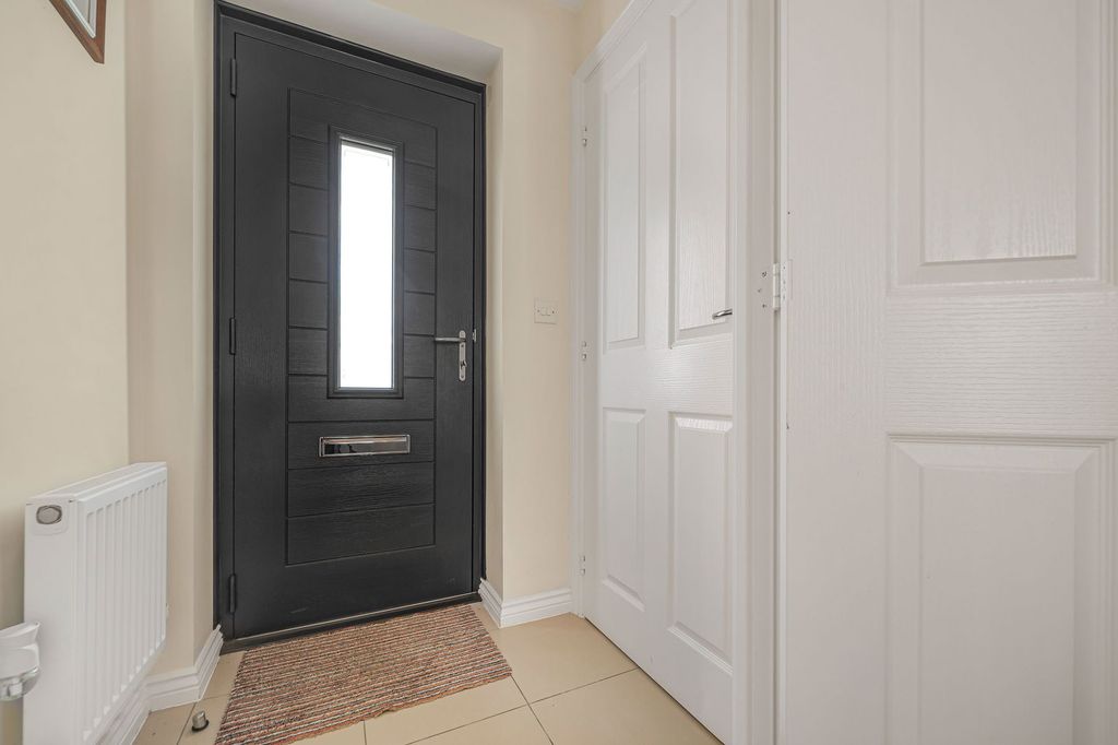 Property photo 3 of 40