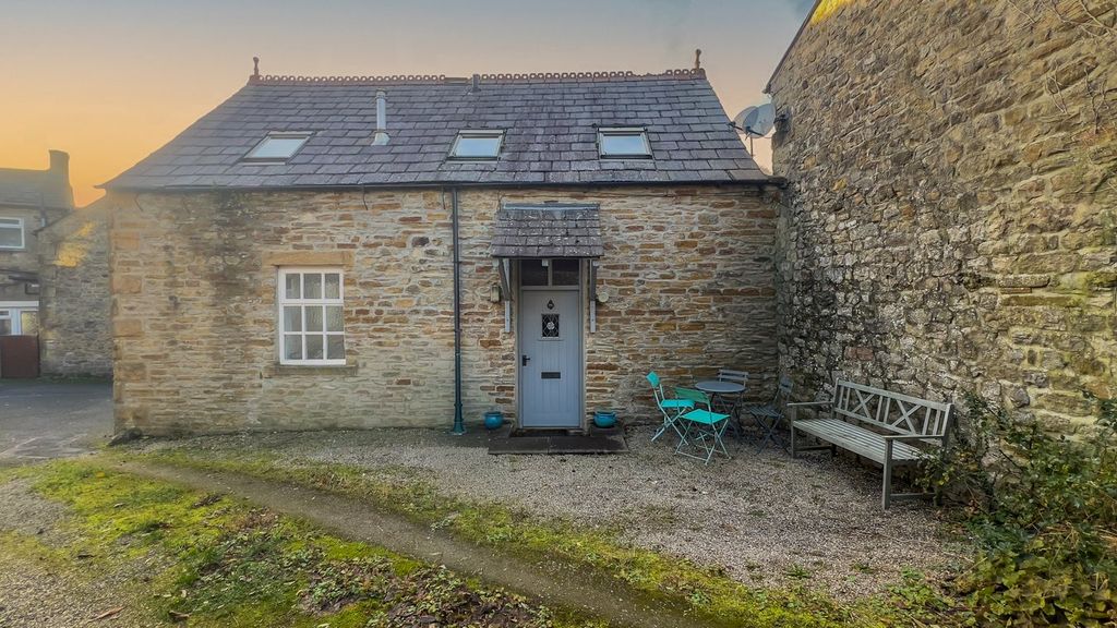 Property photo 2 of 23