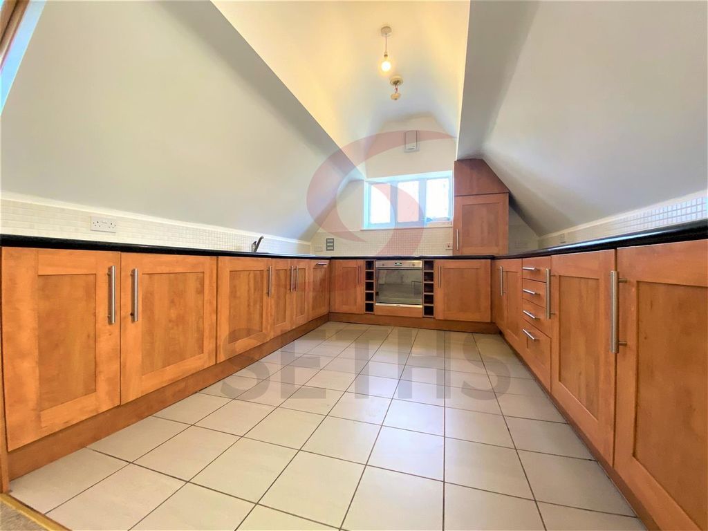 Property photo 2 of 9 Kitchen