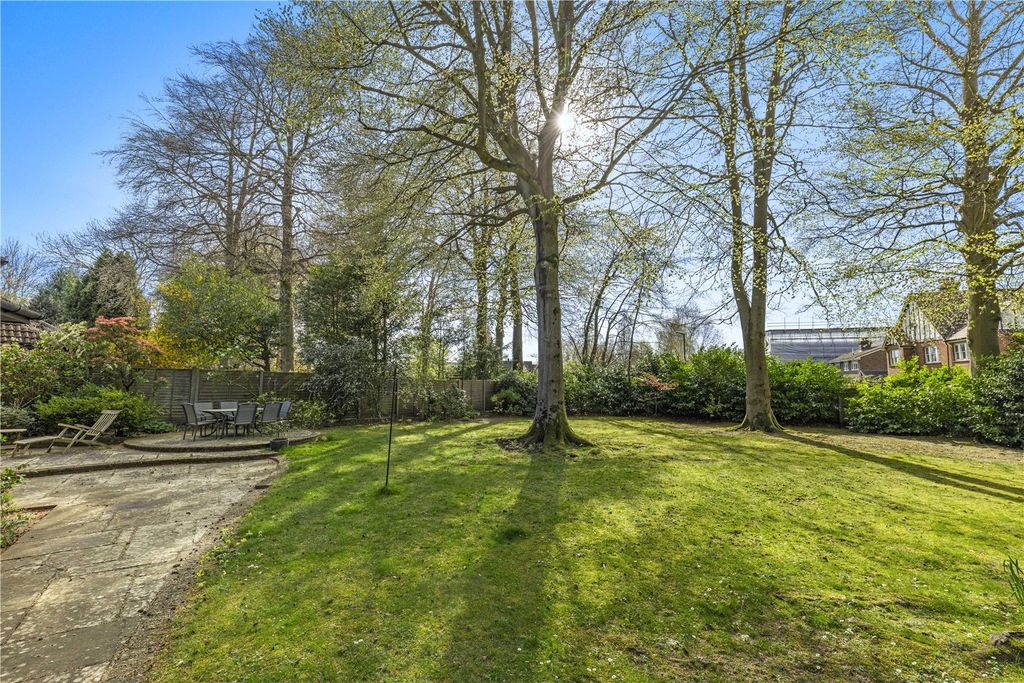 Property photo 3 of 31 Garden