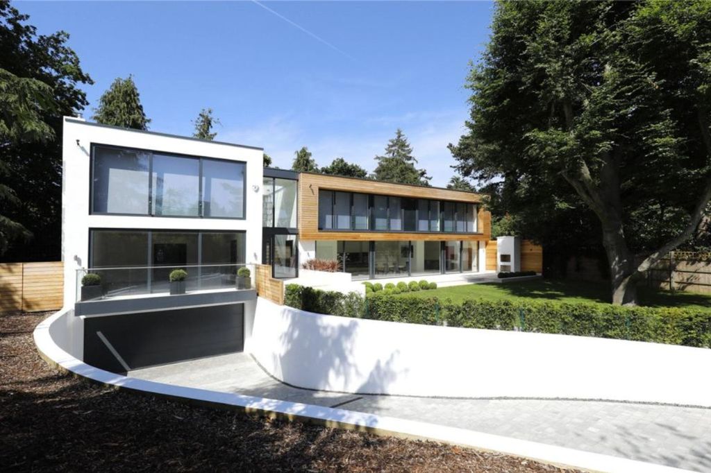 Property photo 1 of 13 Exterior