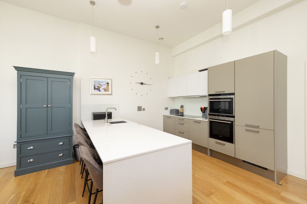 Property photo 2 of 30