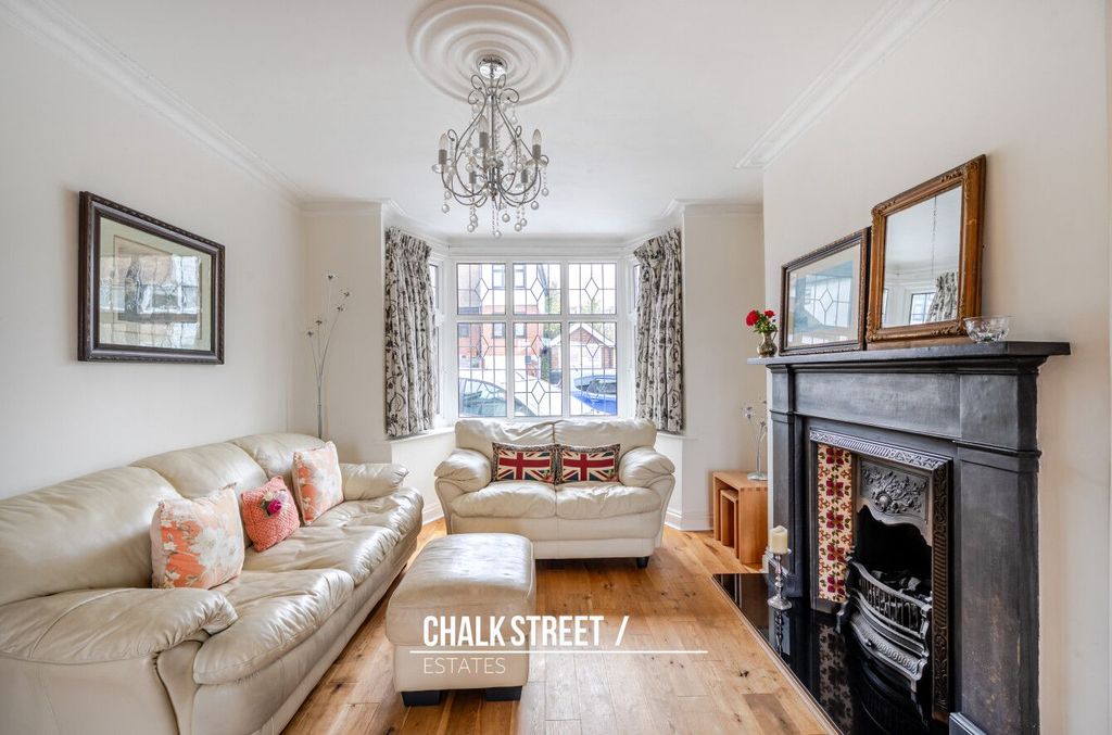 Property photo 3 of 17