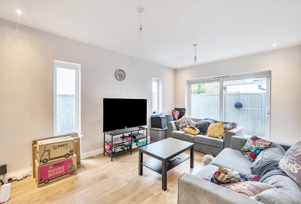 Property photo 3 of 15 1360095-14-68Dff2...