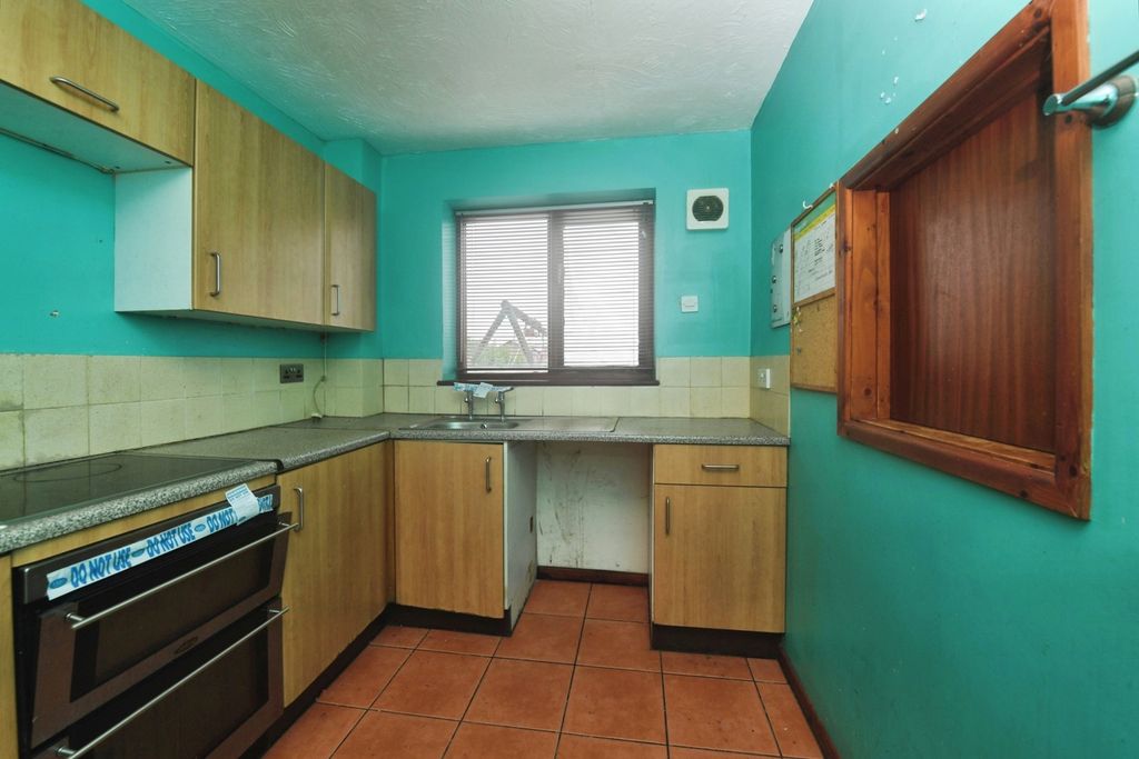 Property photo 3 of 12 Photo