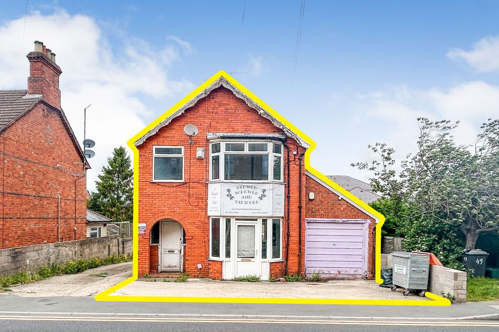 Property photo 1 of 26 148 Kings Road, Newbury, Berkshire, Rg14 5Rg