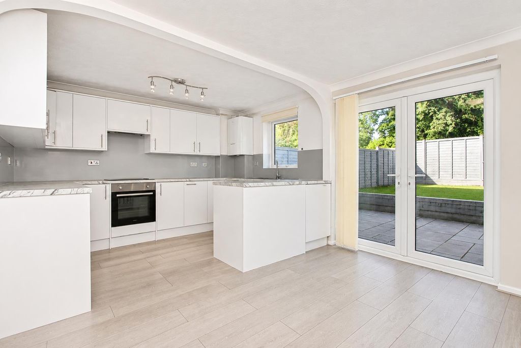 Property photo 2 of 17 45c68297-1375-46F0-8d3A-Ecbd641Bf397.Png