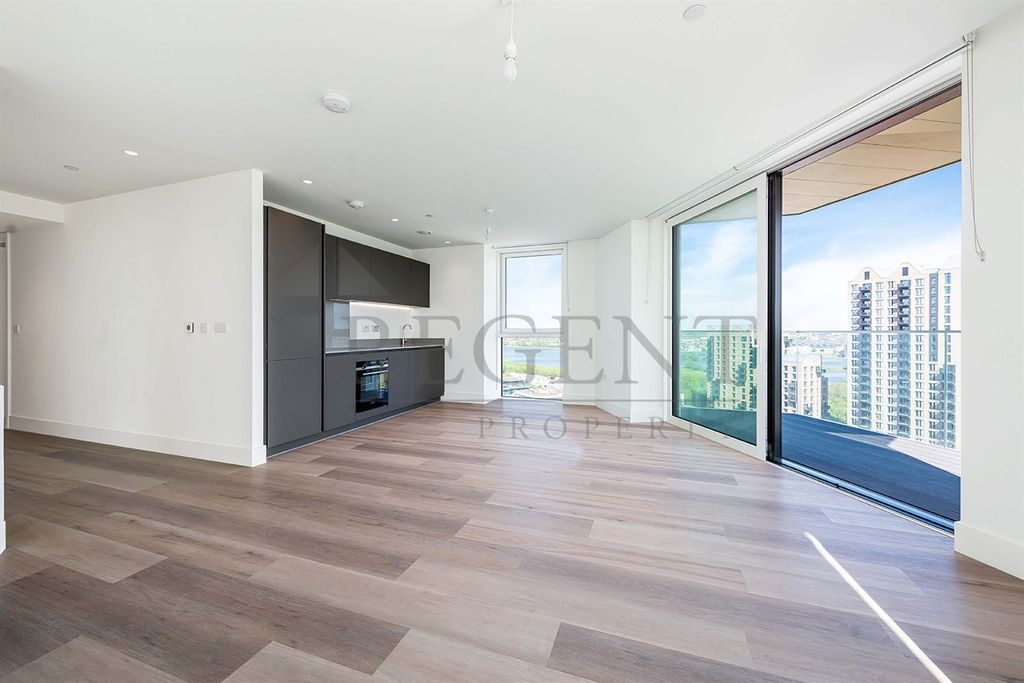 Property photo 1 of 15 Reception