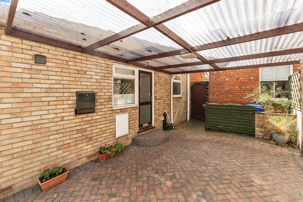 Property photo 2 of 16