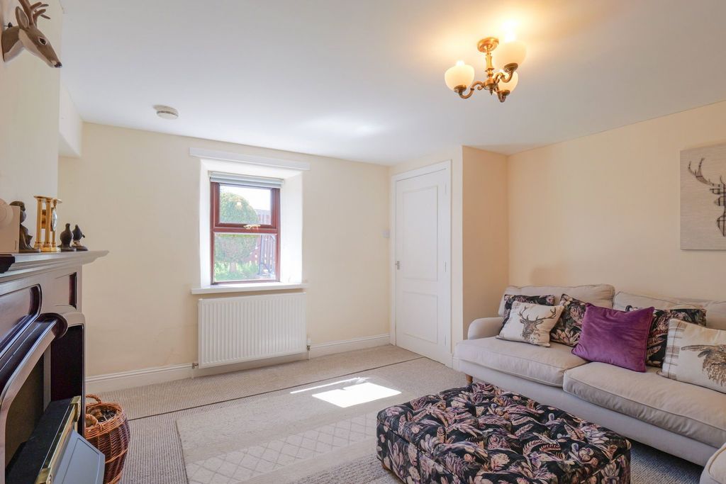 Property photo 3 of 25