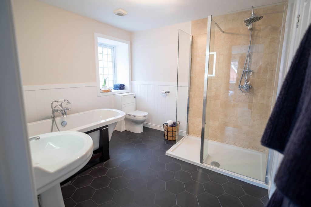 Additional image 16 of 5 bed detached house for saleThree Bridges Road, Crawley RH10