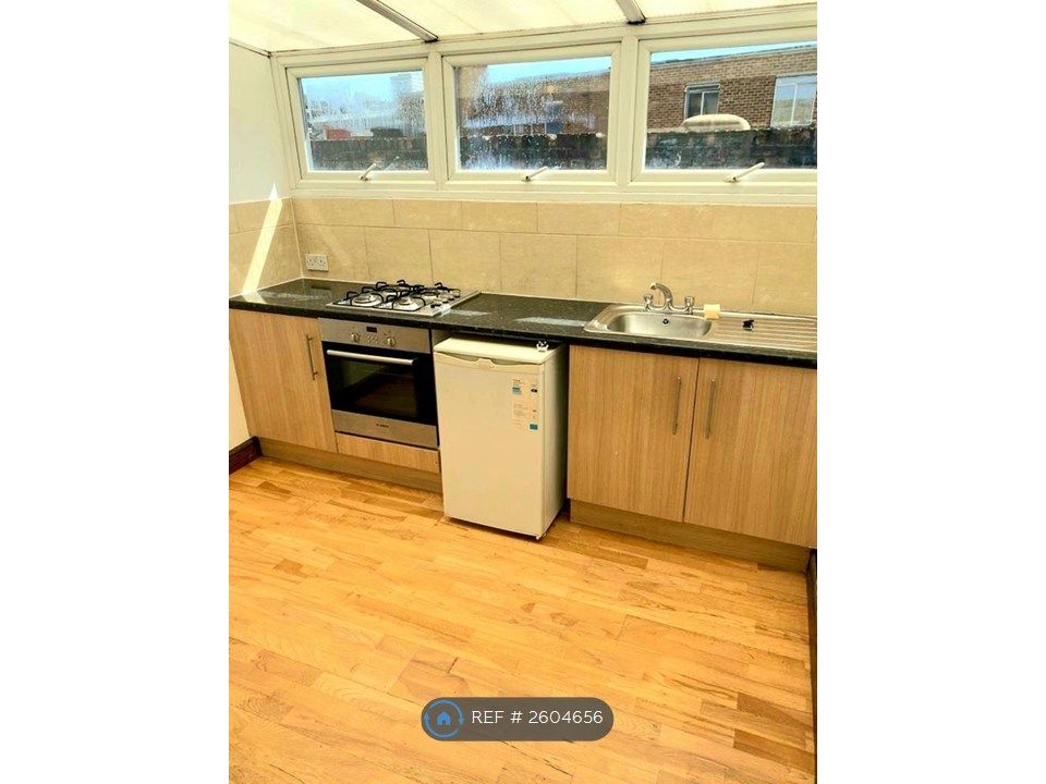 Property photo 1 of 8 Kitchen