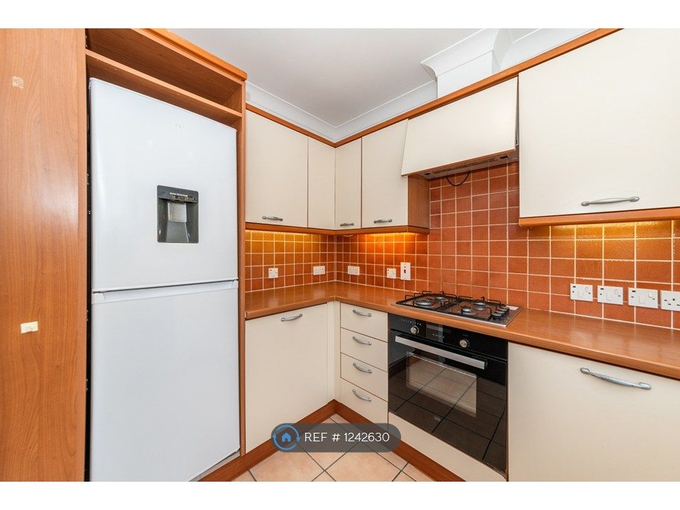 Property photo 2 of 34