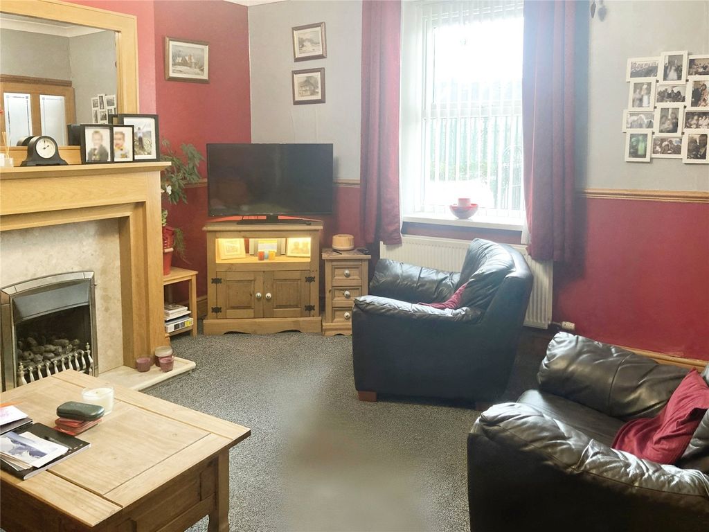 Property photo 3 of 13 Living Room