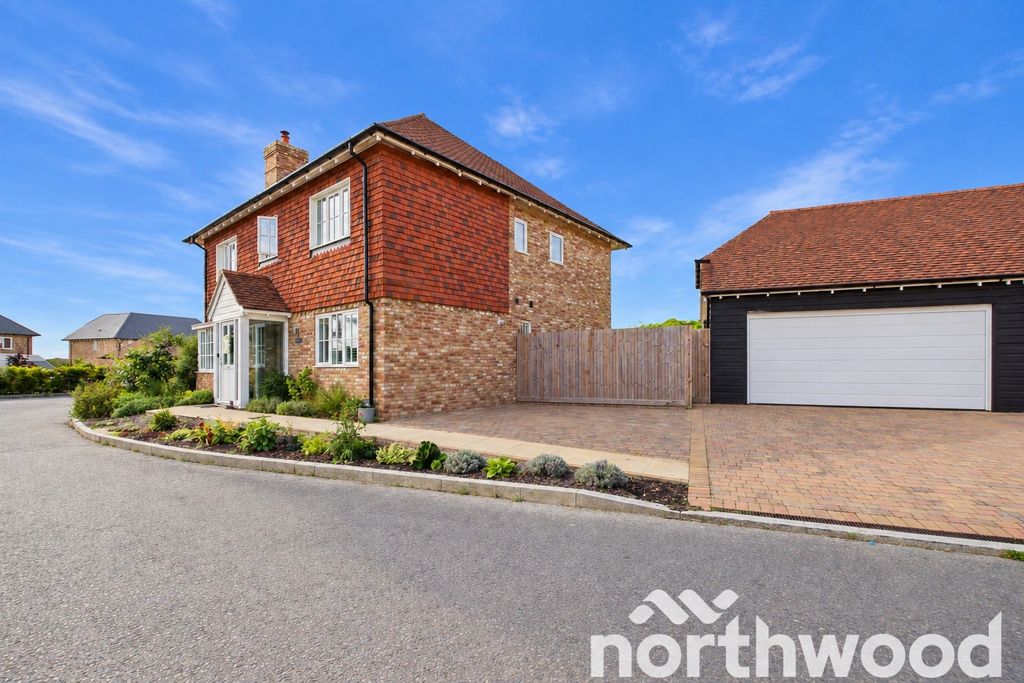 Property photo 1 of 43