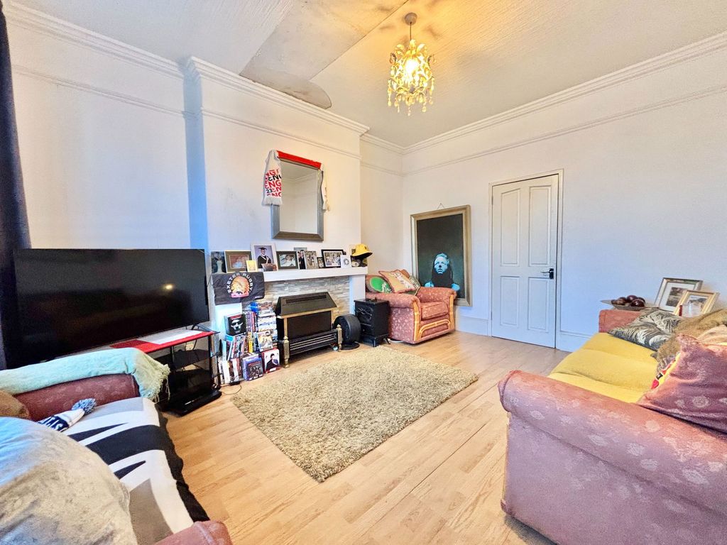 Property photo 3 of 25