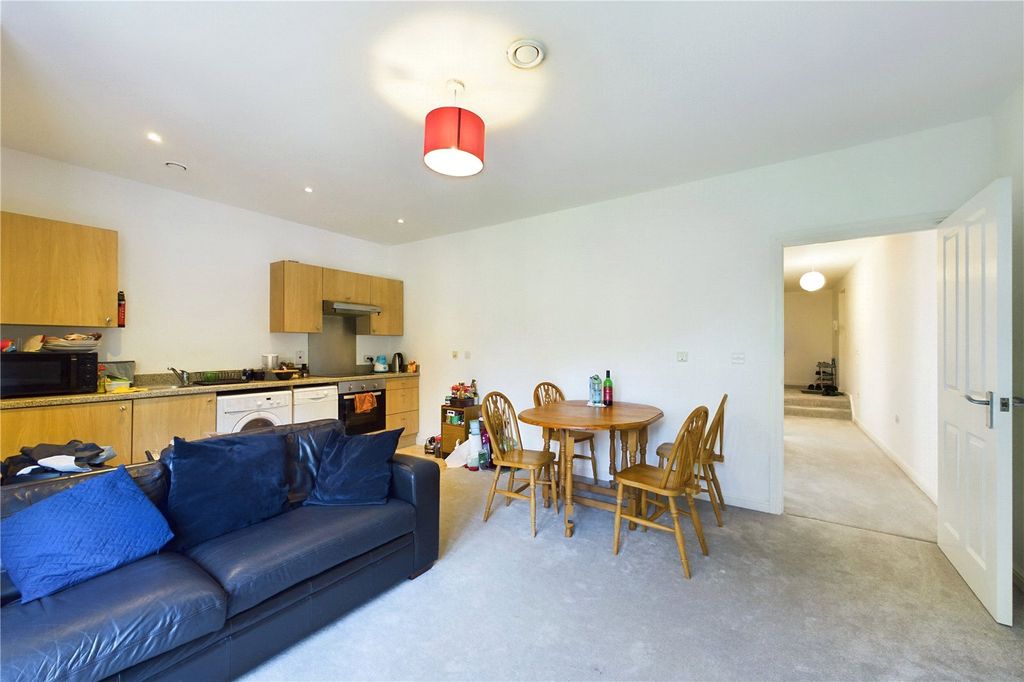 Property photo 3 of 7 Living &amp; Kitchen