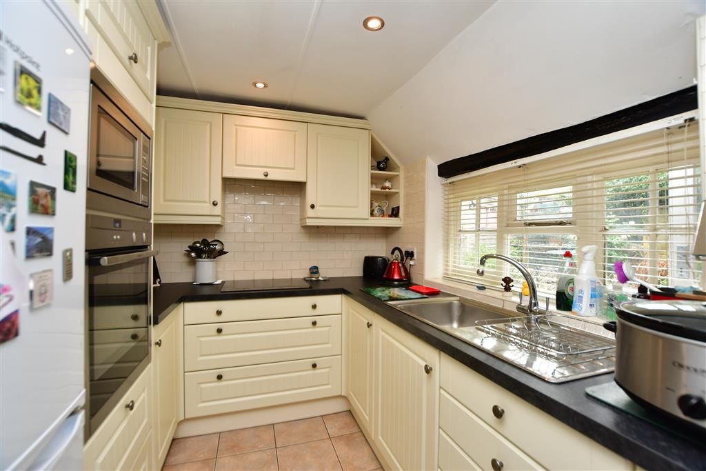 Property photo 3 of 23 Kitchen