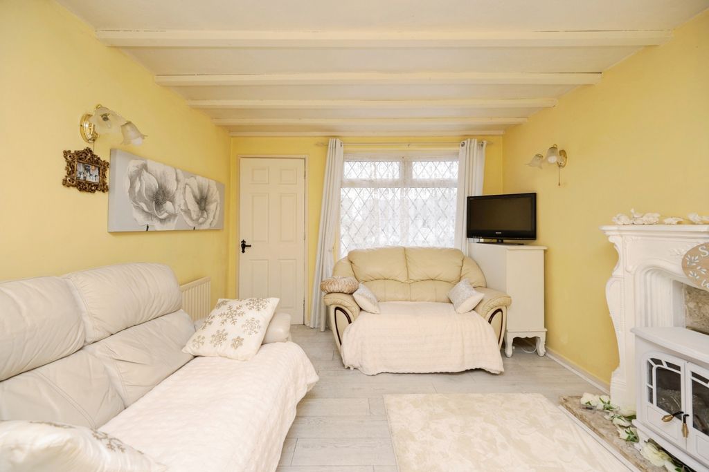 Property photo 2 of 17 Image 1