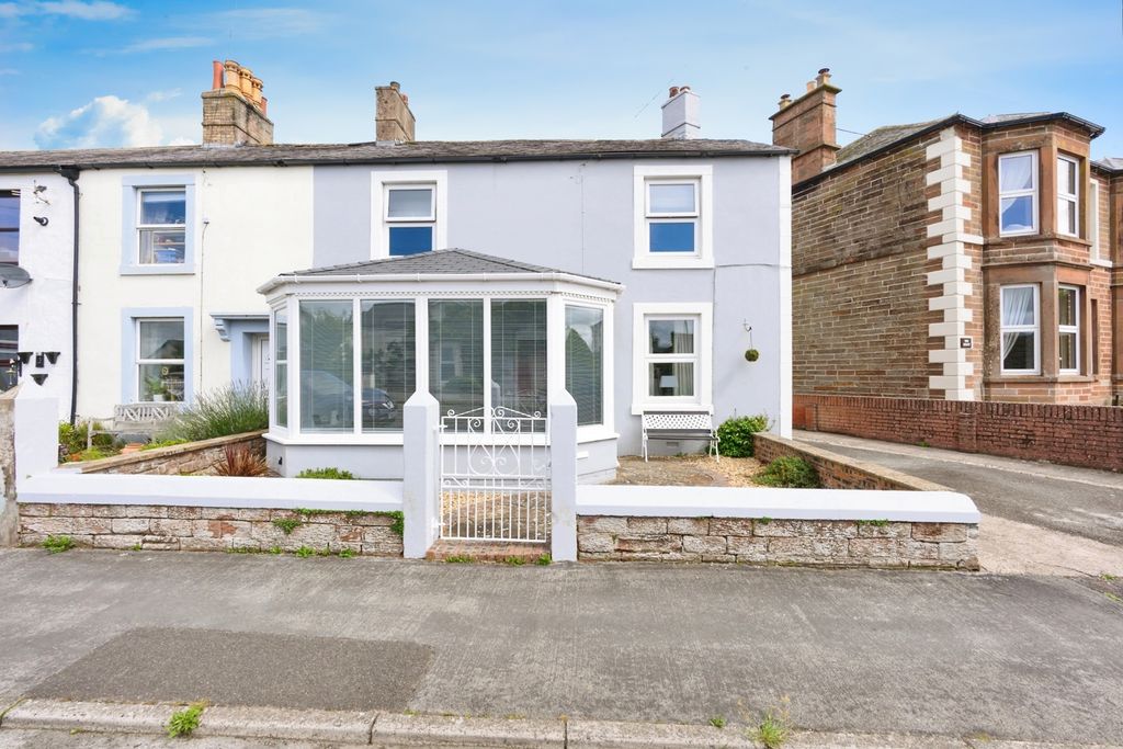 Property photo 1 of 10 Outside