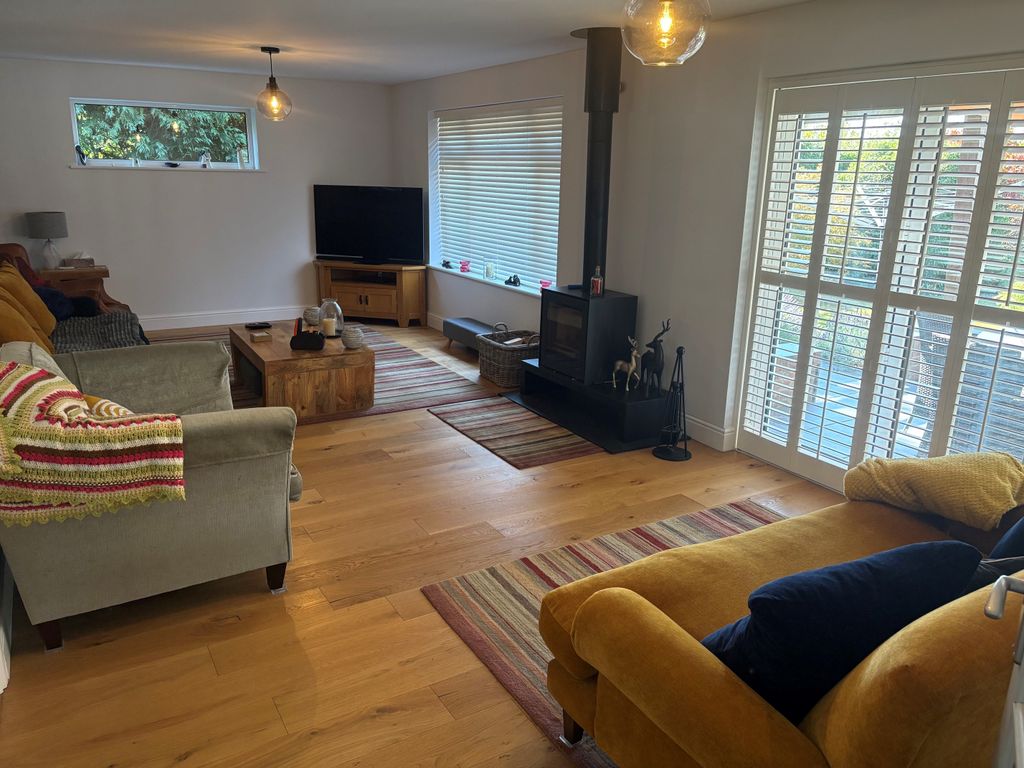 Property photo 3 of 19