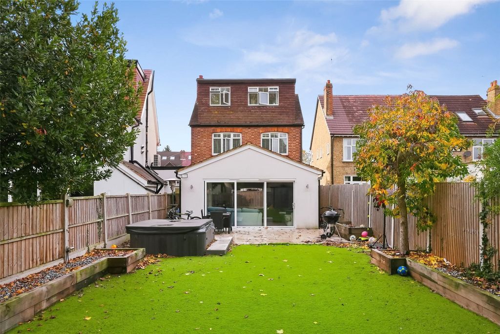 Property photo 2 of 15 Picture No. 12