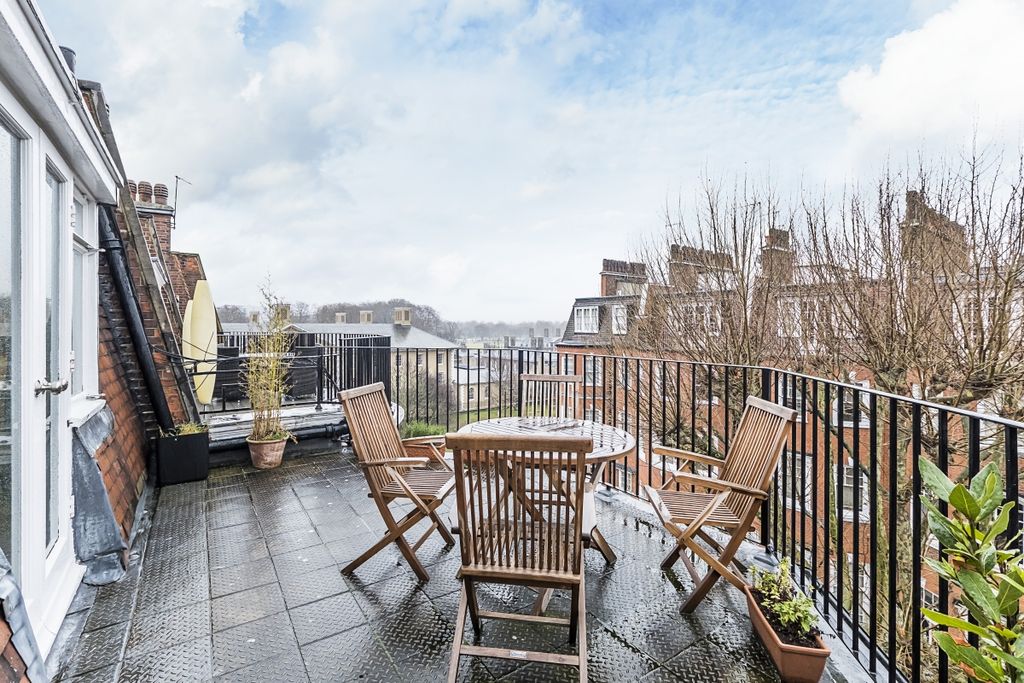 Property photo 3 of 14 Roof Terrace