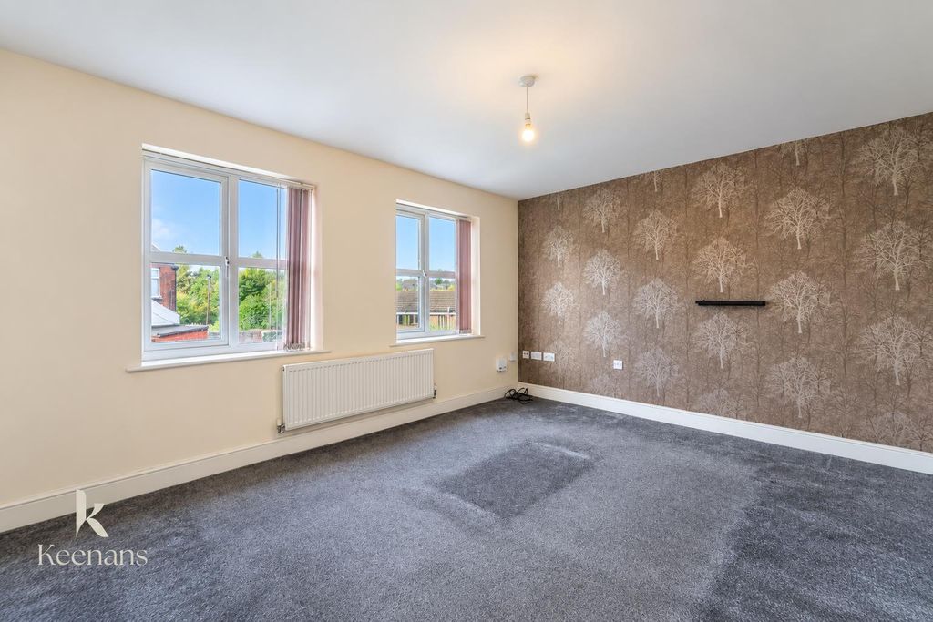 Property photo 2 of 42