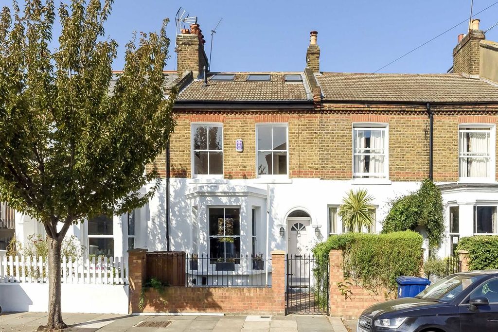 Property photo 1 of 8