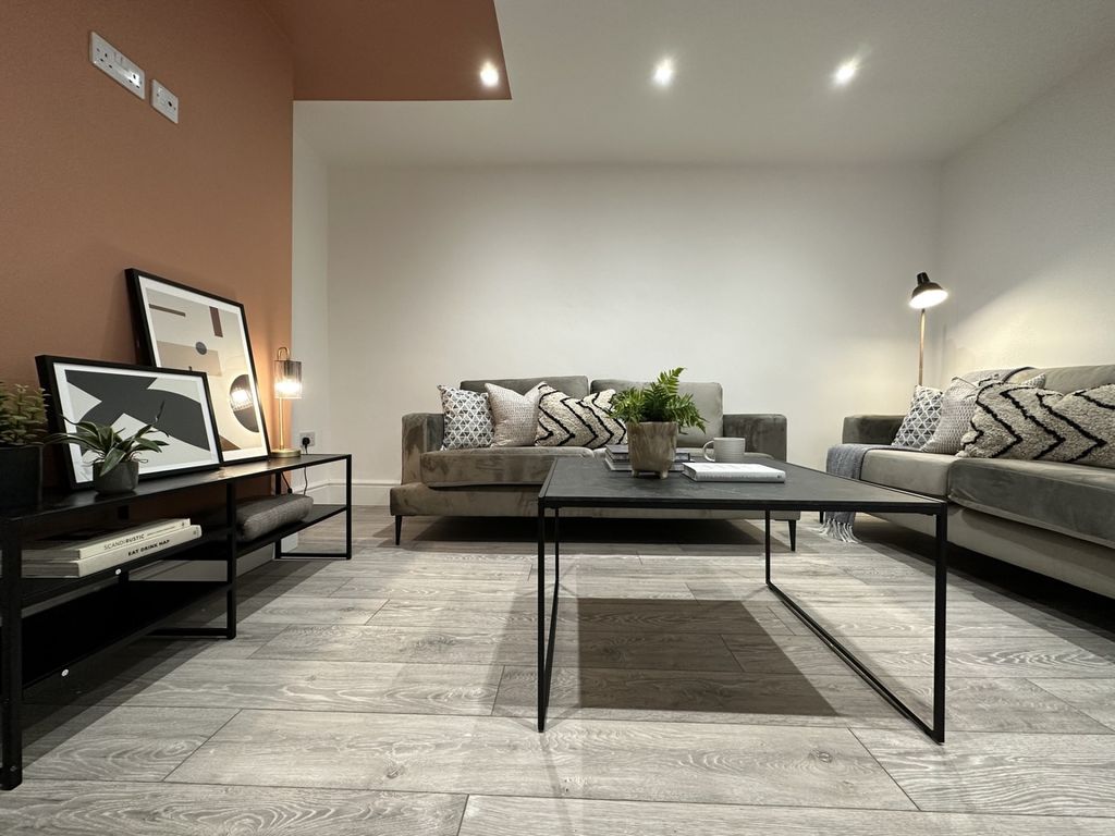 Property photo 3 of 19 A Stylish And Inviting Large Modern Living Room, P...