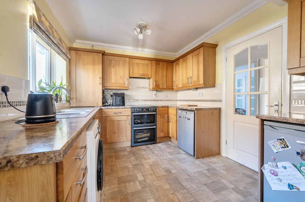 Property photo 3 of 11 1432740-9-69Bc333...