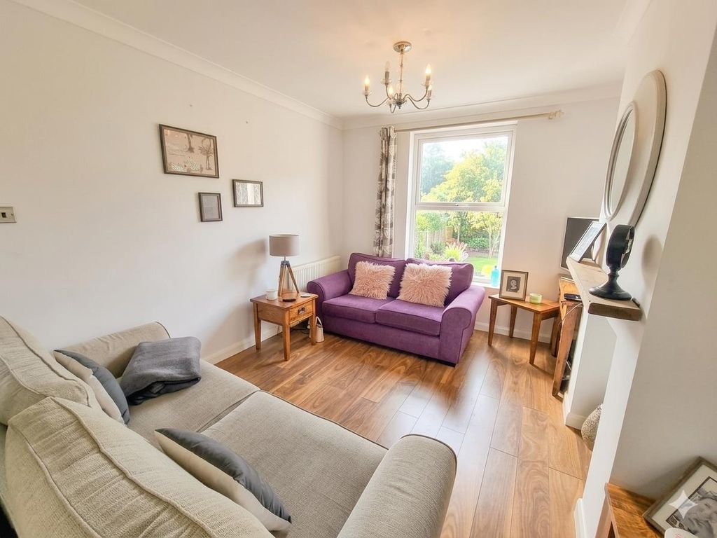 Property photo 1 of 11 Living Room