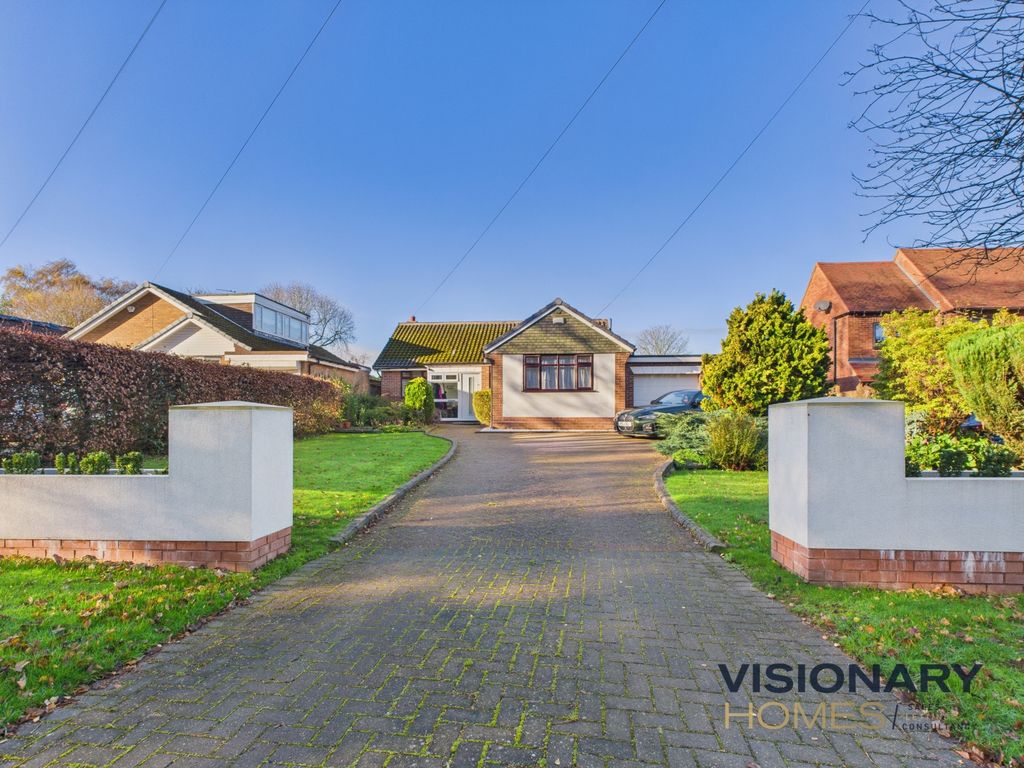 Property photo 2 of 17 Fronmt Of House